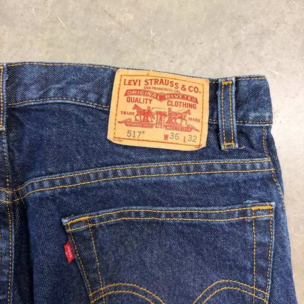 2000’s Vintage Levi’s 517 Bootcut Jeans